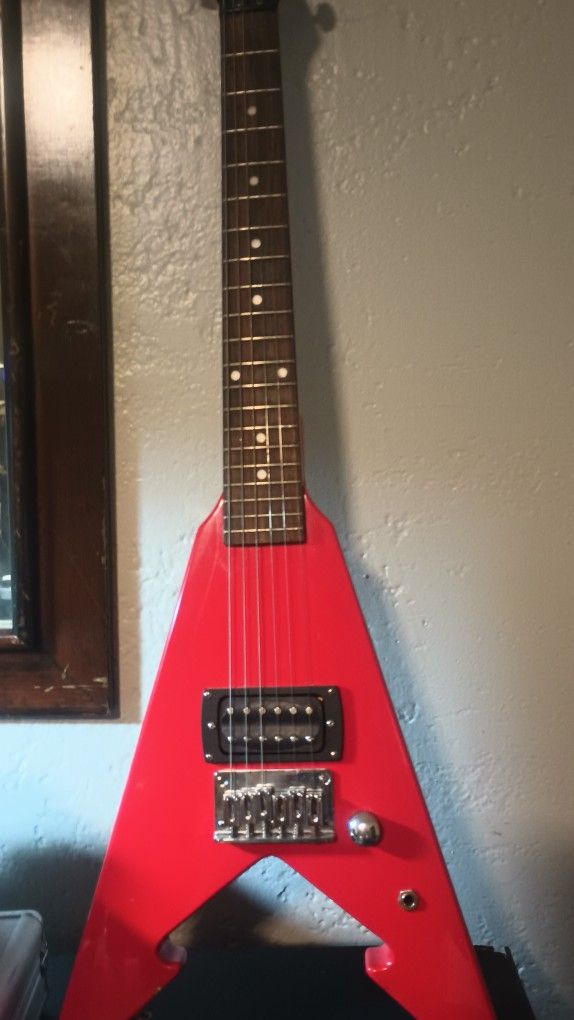 Guitar Electric First Act Plays 3/4 Size