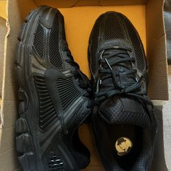 Nike Vomero Size 11