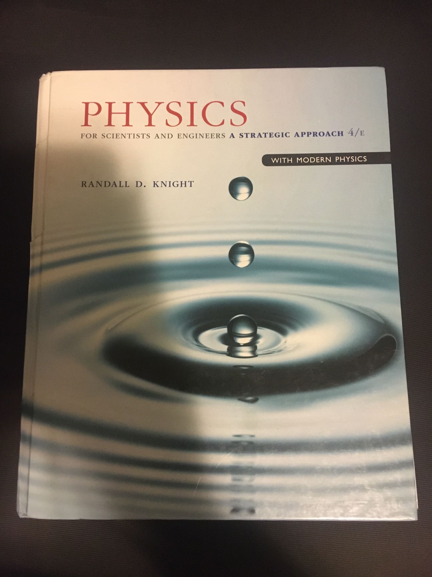 Physics for Scientists and Engineers 4/e With Modern Physics