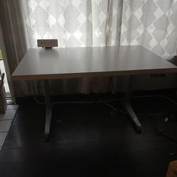 Adjustable Work  Table