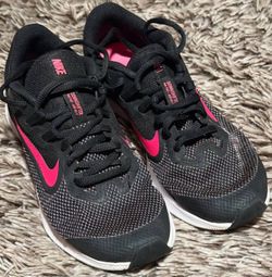 Girls Nike Downshifter Running Shoes - Size 4Y