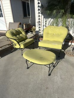 Armstrong Patio Set