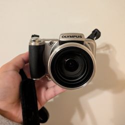 Olympus SP-800UZ 14MP Digital Camera w/30x Zoom SP800UZ Silver