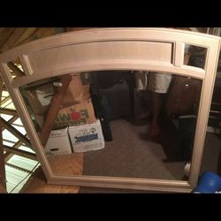 Mantle or dresser mirror