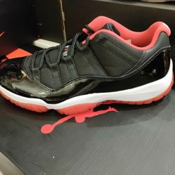 Jordan 11 Low Bred 