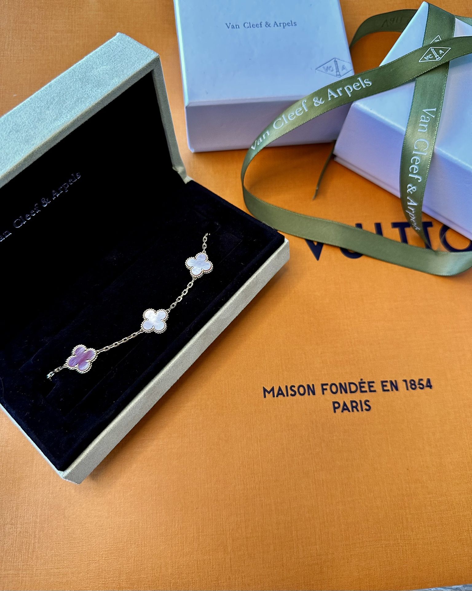 Van Cleef Bracelet 18k