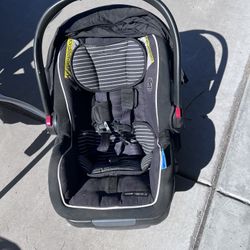 Graco Infant Car seat