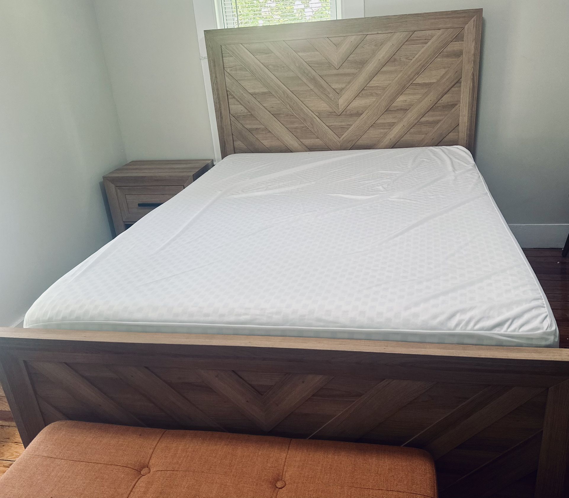 Ashley Chime 10’’ Memory Foam Queen Mattress + Foundation