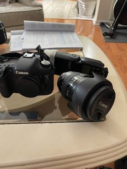 Canon Eos 7D With Len And Flash