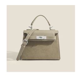 Woman Bag Brand  New ( No Logo)