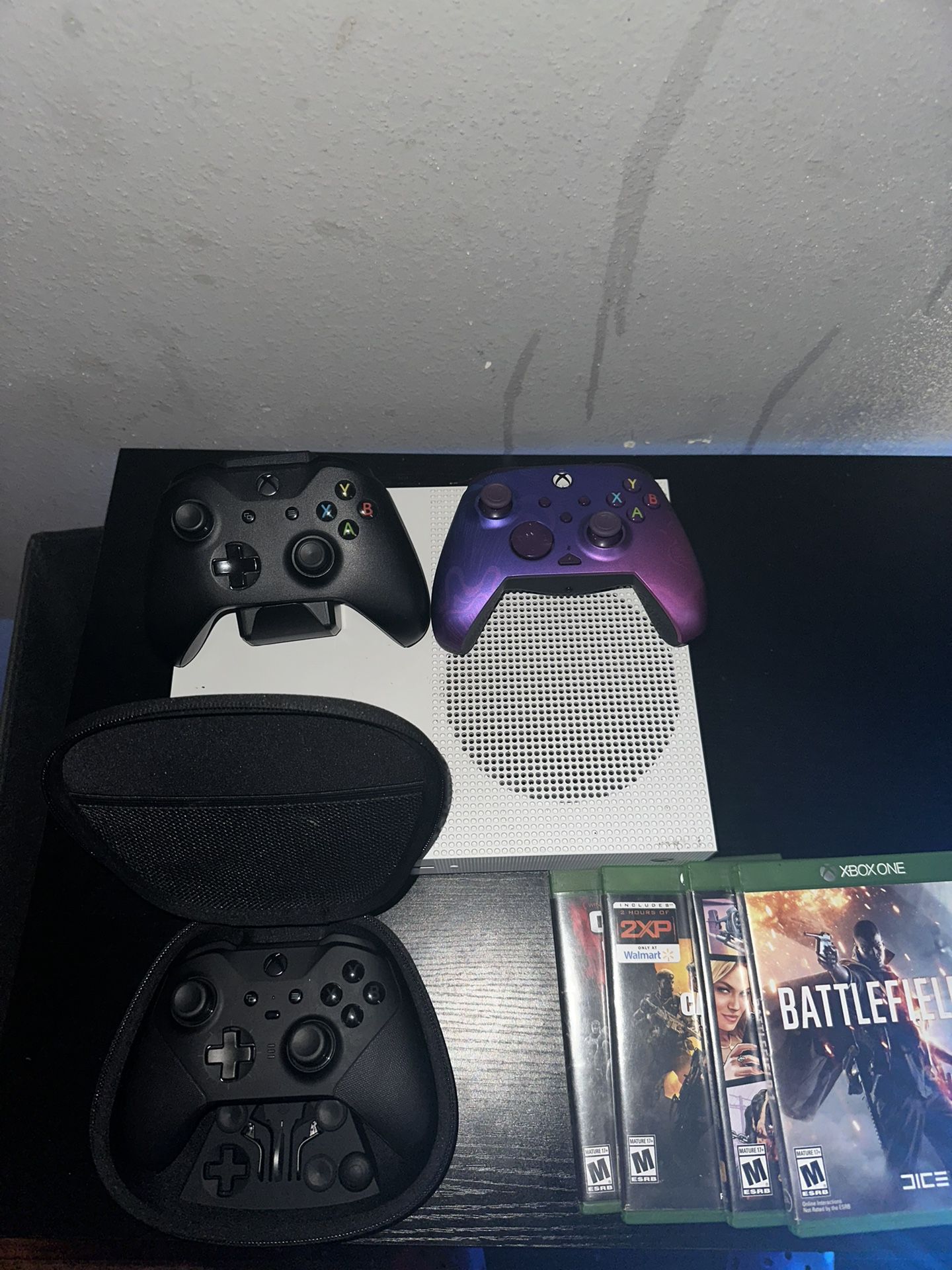 Xbox One s w/controllers and Games 
