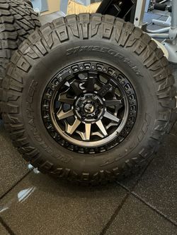 Nitto Ridge Grapplers 37 Inch. 18x9 Fuel Wheels.
