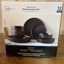 Dinnerware Set