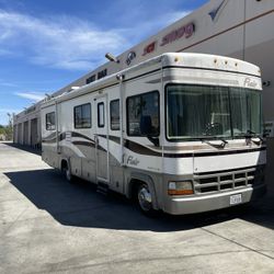 2002 Flair Fleet wood Rv Low Miles 98k Ready For Camping 