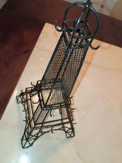 Eiffel Tower jewelry holder