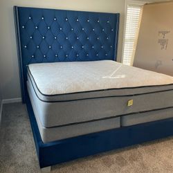 ❤️‍🔥BRAND NEW 6FT VELVET LUXURY BED! KING.. $475! QUEEN..$445! CASH ON DELIVERY ONLY! NO DEPOSITS!