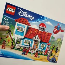 LEGO Disney: Lilo and Stitch Beach House