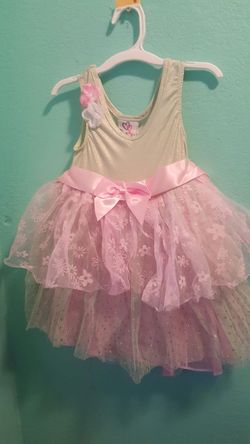 Cute princess dress.size 4t-6t...Brand new!