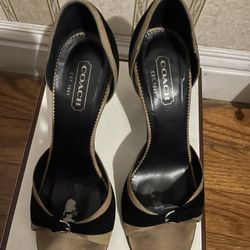 Coach Women Shoes 8 1/2  $30 W/ Box Dust Bag 