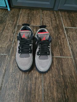 Jordan Mens Air 4 Retro size 7.5