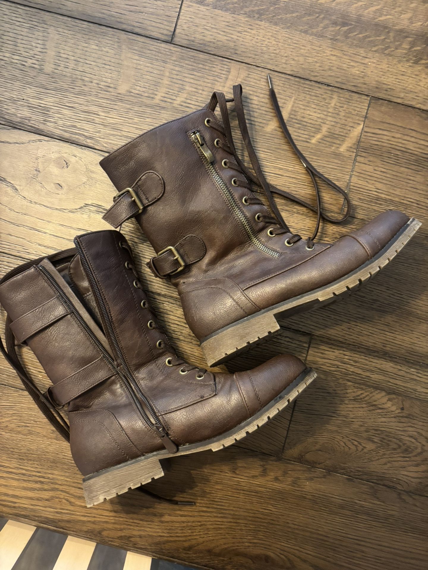 Dream Pairs size 8 brown boots