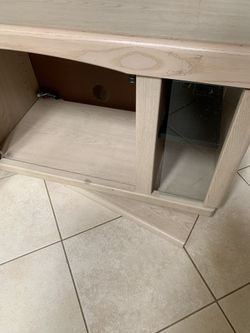 Gaming Or TV Stand that swivels and has storage
