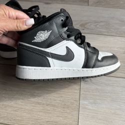 Big Kid's Jordan 1 Mid SE Panda Elephant Off Noir/Blk-Wht-Blk 