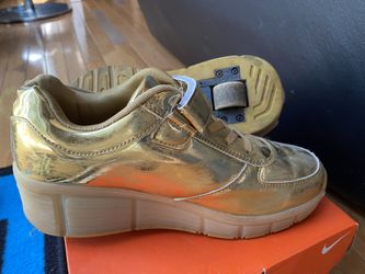 Light Up Roller Skate Shoes for sale. 
