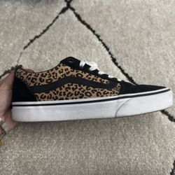 Vans Low Top Black And Leopard 