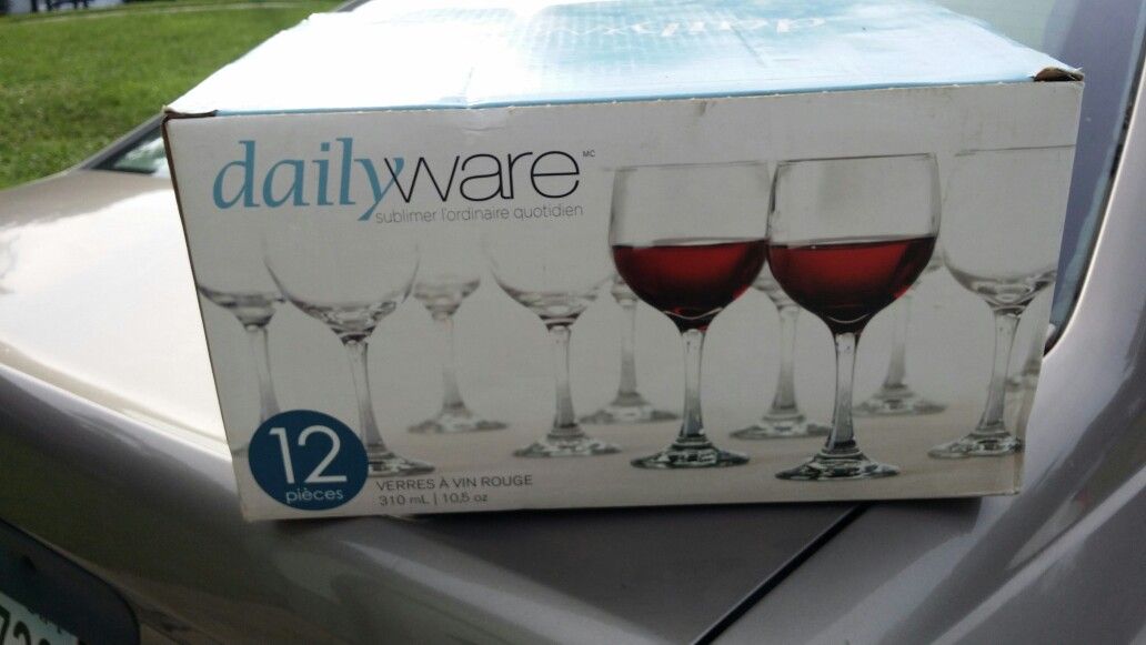12 piece Dailyware red wine glasses 10.5 oz