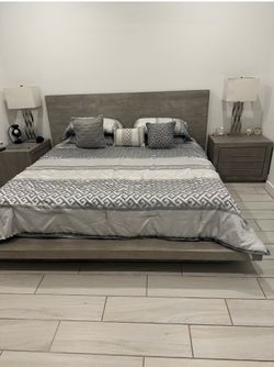 King Modern Panel Bedroom Set