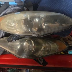 Pair of headlights for Toyota Solara 2005 to 2008