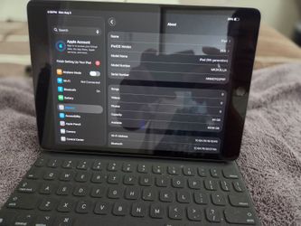 Ipad Gen 9 with keyboard