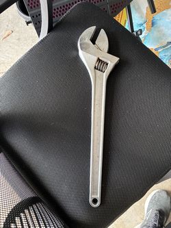 18 in.  Adjustable Wrench