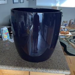 Large Wannsee Fiberglass Planter
