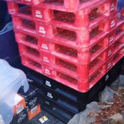 All Different Tires Plastic Pallets