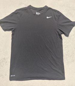 NIKE Dri-Fit Men's Tee Size Medium
