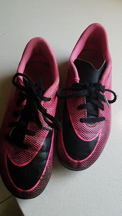 Soccer cleats