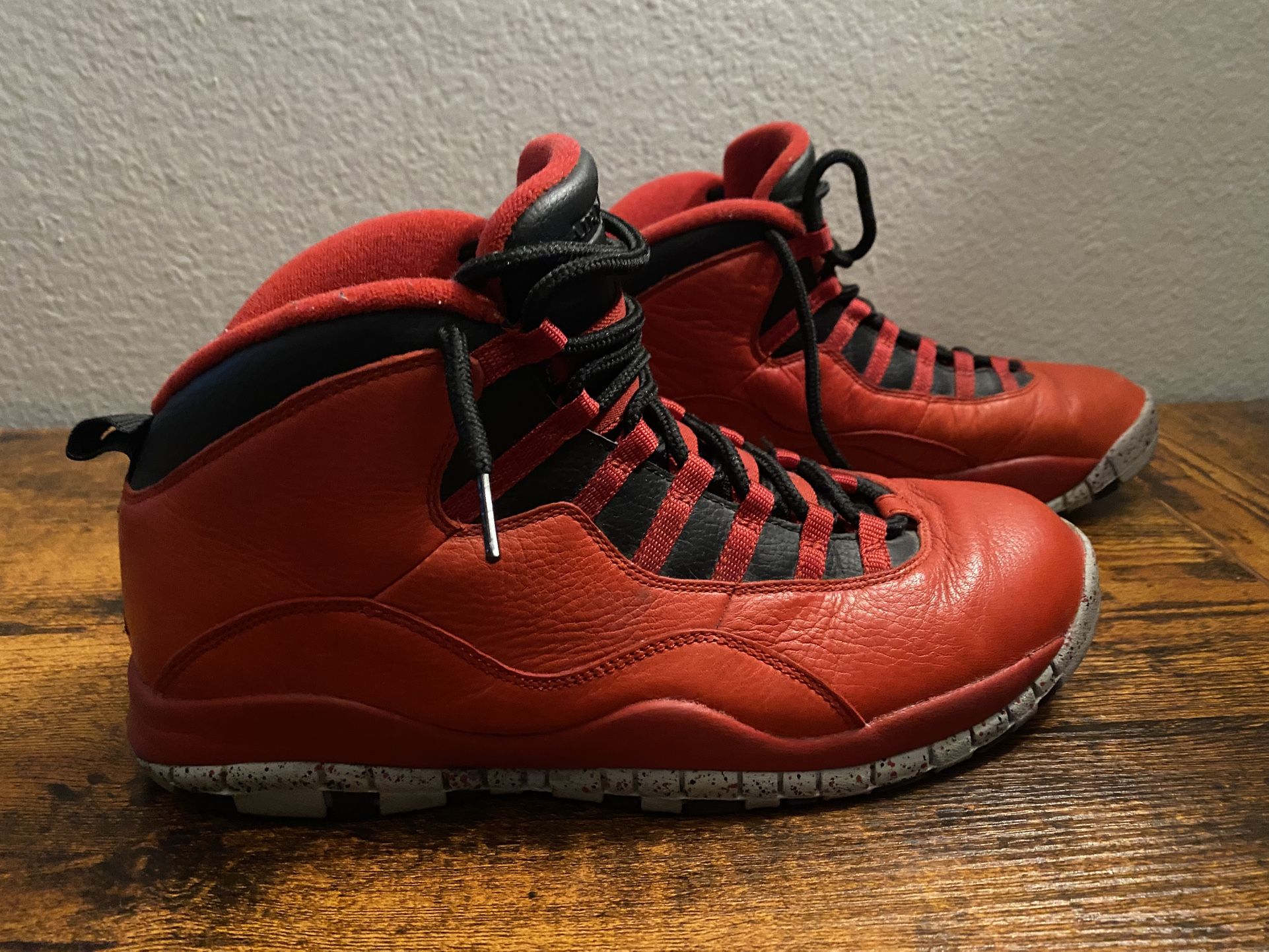 Shoe Jordan 10 Raging Bull Air Jordan 10 Retro 30th BG, Gym Red — SIZE