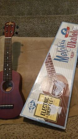 Melokia UK13E Acoustic/Electric Soprano Ukulele - All Wood Natural