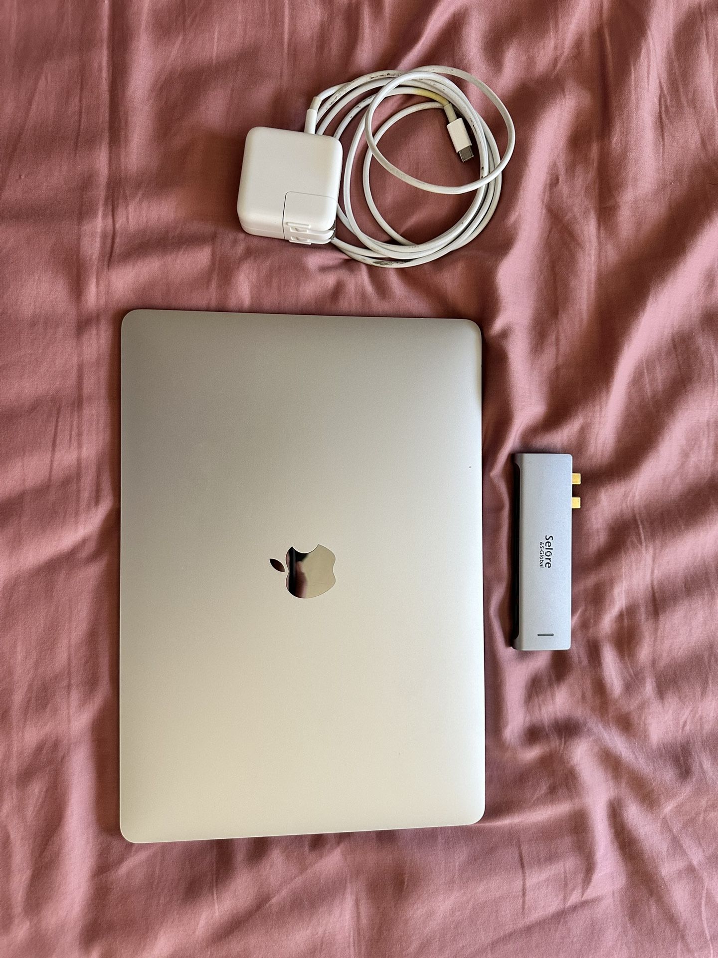 2018 MacBook Air Retina BUNDLE! VERY CLEAN!