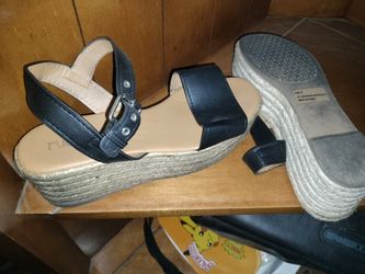 Rue 21 Black Sandals
