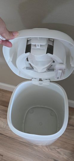 Diaper can