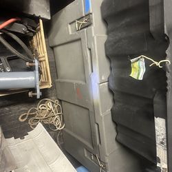 Plastic storage container