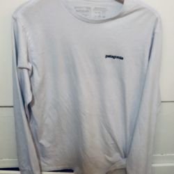 Patagonia Men’s Size Small Long Sleeve Shirt 