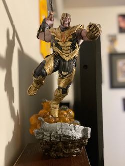 IRON STUDIOS Thanos Avengers: Endgame Statue - Limited Edition - Scale 1/10