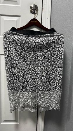 Cute skirt from Express size 8, or medium in new condition