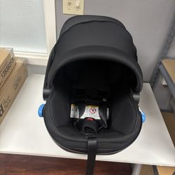 LIKE-NEW Clek Liingo Infant Car Seat With Base