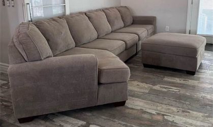 Large Gray Fabric Sectional Sofa with Ottoman