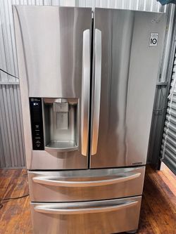 LG French Door 4-Door Refrigerator with Water and Ice Dispenser